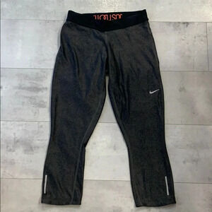 Nike Dri-Fit Grey Patterned Cropped Leggings--S